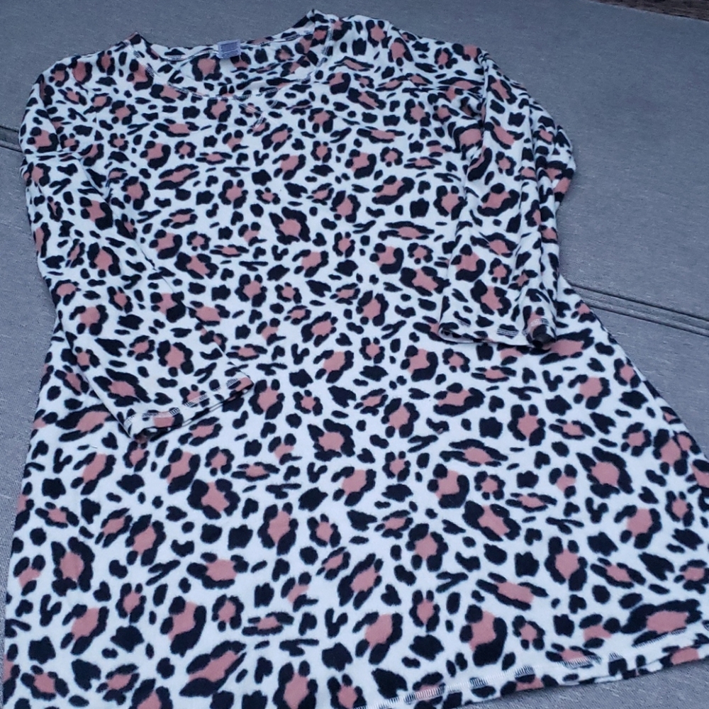 ❤5for25 Fleece leopard print nightgown